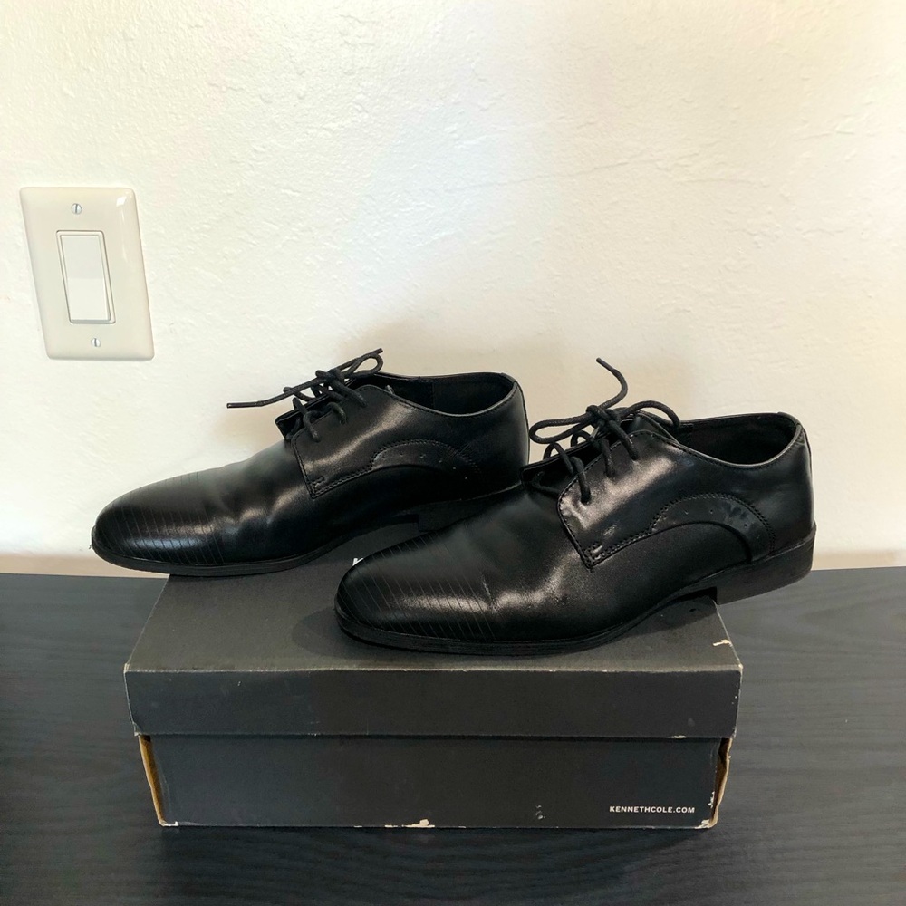 Kids Kenneth Cole New York dress shoes, black leather, size 5.5, lace up.
